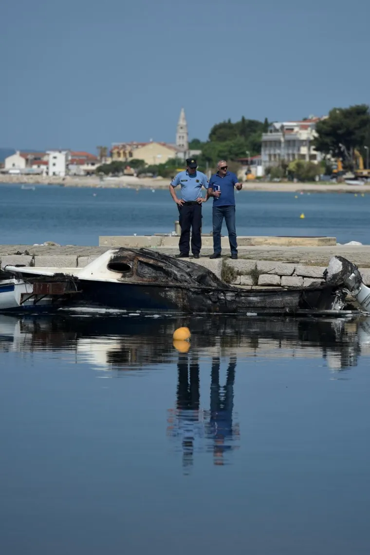 &Scaron;est brodova potpuno je izgorjelo u požaru koji je probudio mje&scaron;tane Sv. Filipa i Jakova