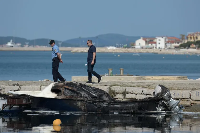 &Scaron;est brodova potpuno je izgorjelo u požaru koji je probudio mje&scaron;tane Sv. Filipa i Jakova