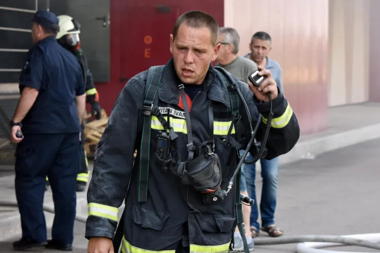 PANIKA U &Scaron;IBENSKOM TRGOVAČKOM CENTRU: U Dalmareu izbio požar, ljudi odmah evakuirani