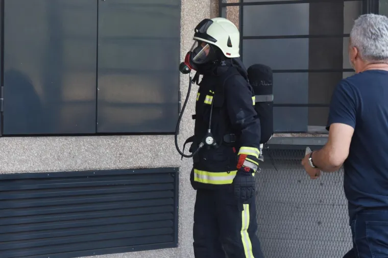 PANIKA U &Scaron;IBENSKOM TRGOVAČKOM CENTRU: U Dalmareu izbio požar, ljudi odmah evakuirani