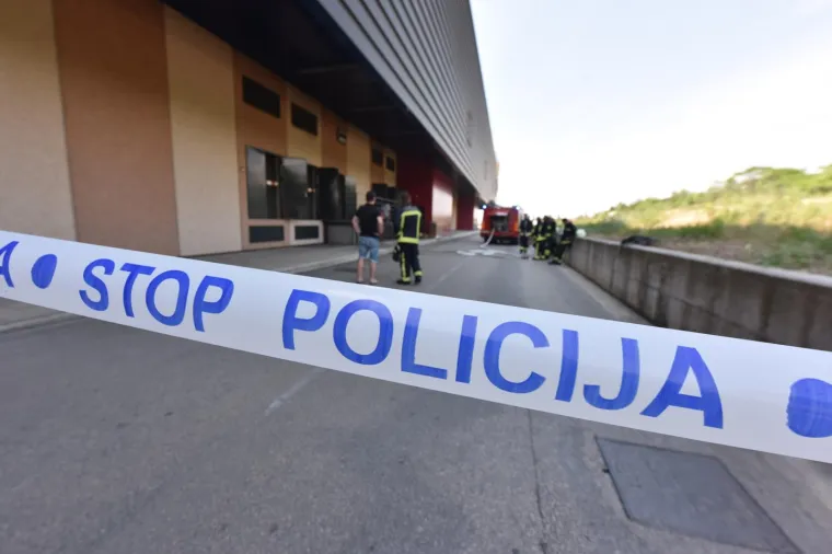 PANIKA U &Scaron;IBENSKOM TRGOVAČKOM CENTRU: U Dalmareu izbio požar, ljudi odmah evakuirani