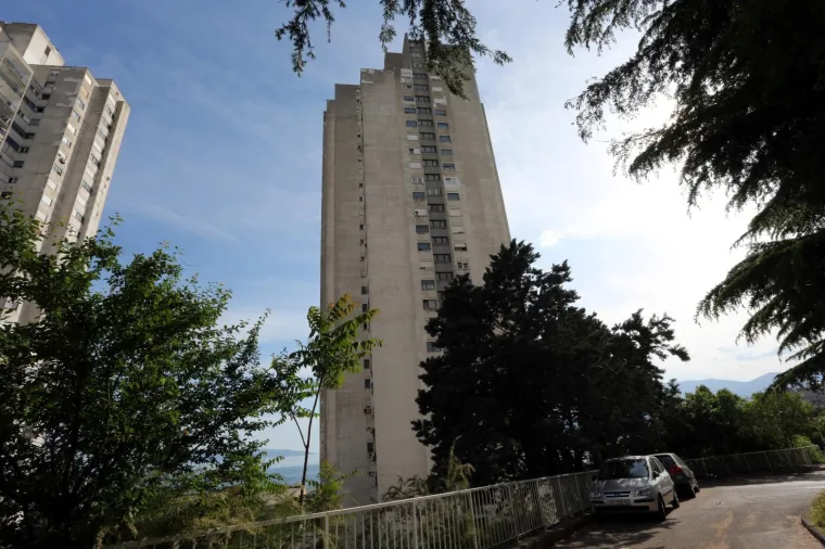 Možete li vi odgonetnuti &scaron;to pi&scaron;e na riječkom neboderu?