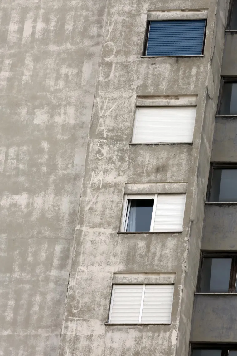 LJUBAVNA PORUKA NA RIJEČKOM NEBODERU, SVI SE PITAJU KAKO JE TAMO DOSPJELA: Možete li i vi odgonetnuti &scaron;to to pi&scaron;e?