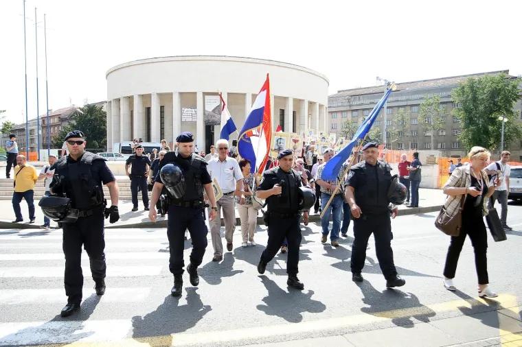 MIMOHOD POSVEĆEN POBJEDI NAD FAŠIZMOM: U Zagrebu prvi put održan Besmrtni partizanski odred