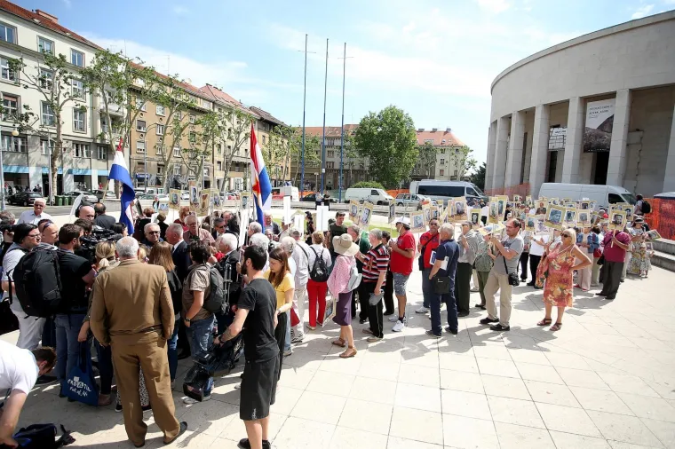 MIMOHOD POSVEĆEN POBJEDI NAD FAŠIZMOM: U Zagrebu prvi put održan Besmrtni partizanski odred