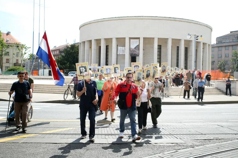MIMOHOD POSVEĆEN POBJEDI NAD FAŠIZMOM: U Zagrebu prvi put održan Besmrtni partizanski odred