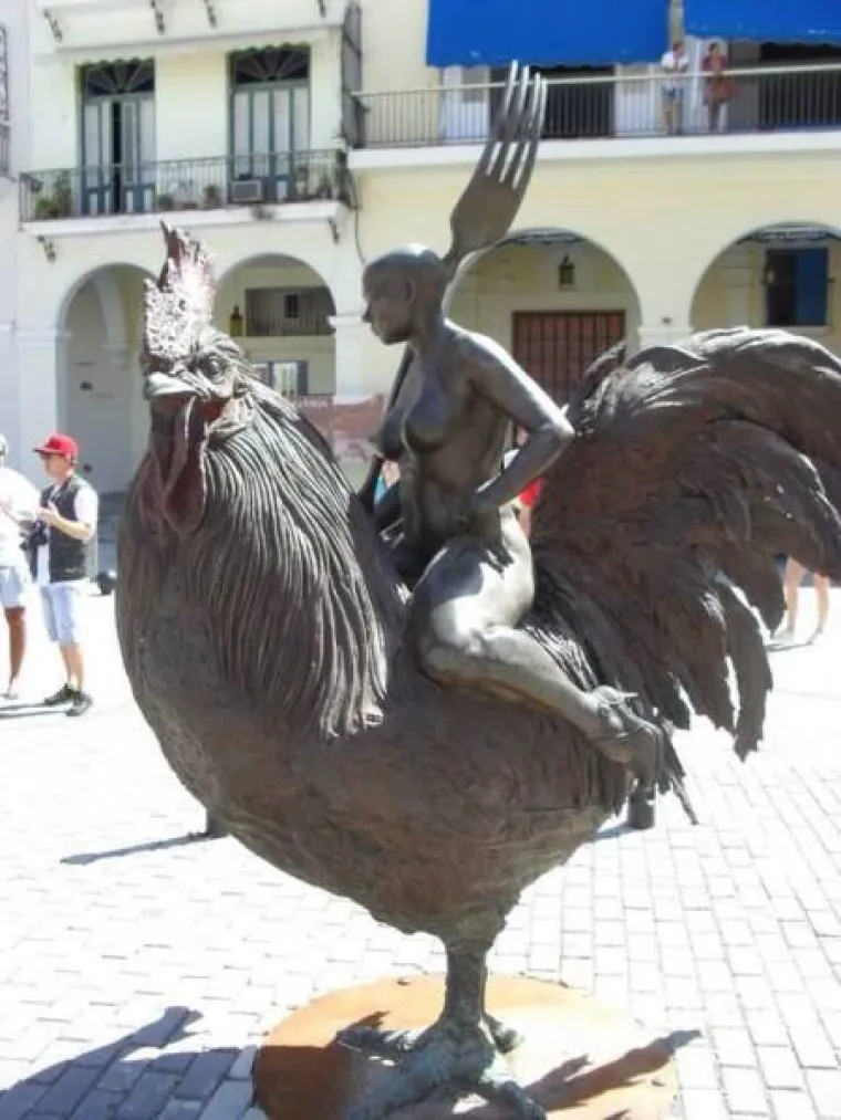 NEKE SKULPTURE KAO DA PROVOCIRAJU LJUDE DA SE SPRDAJU S NJIMA: Što je kipar točno htio reći?