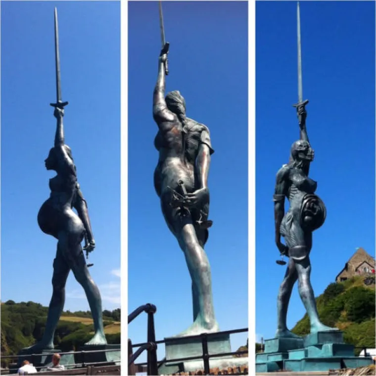 NEKE SKULPTURE KAO DA PROVOCIRAJU LJUDE DA SE SPRDAJU S NJIMA: Što je kipar točno htio reći?