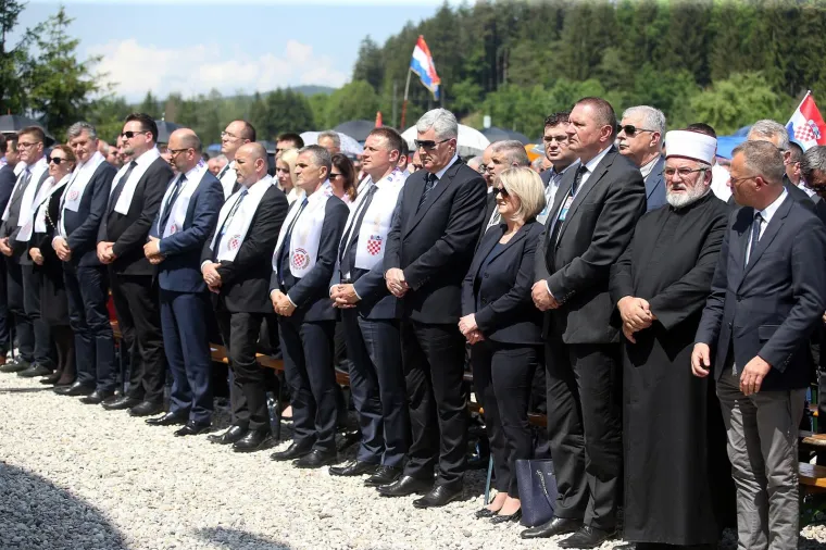 POGLEDAJTE KAKO JE DANAS BILO U BLEIBURGU: Sredi&scaron;nja komemoracija žrtvama bleibur&scaron;ke tragedije i hrvatskog križnog puta