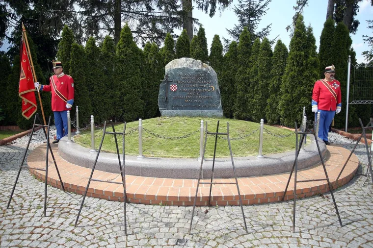 POGLEDAJTE KAKO JE DANAS BILO U BLEIBURGU: Sredi&scaron;nja komemoracija žrtvama bleibur&scaron;ke tragedije i hrvatskog križnog puta