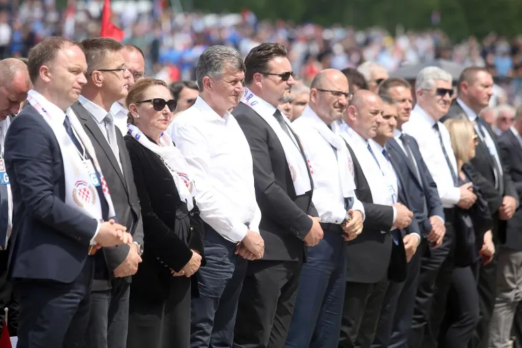 POGLEDAJTE KAKO JE DANAS BILO U BLEIBURGU: Sredi&scaron;nja komemoracija žrtvama bleibur&scaron;ke tragedije i hrvatskog križnog puta