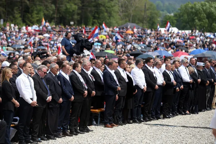 POGLEDAJTE KAKO JE DANAS BILO U BLEIBURGU: Sredi&scaron;nja komemoracija žrtvama bleibur&scaron;ke tragedije i hrvatskog križnog puta