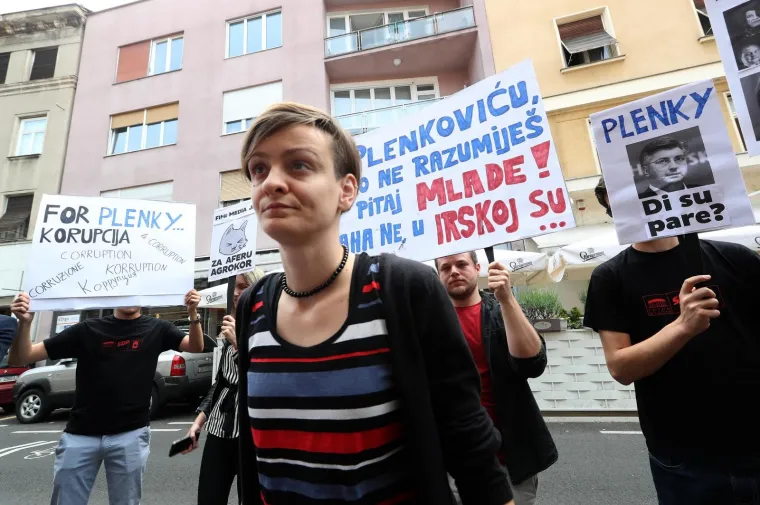 Forum mladih SDP-a održao performans vezano za aferu "Hotmail Agrokor"