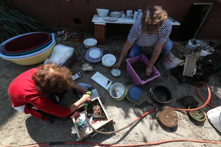 POGLEDAJTE &Scaron;TO JE OLUJA NAPRAVILA OD MJESTA PORED ZAGREBA: Drveće padalo na automobile, bujice nosile sve pred sobom&hellip;