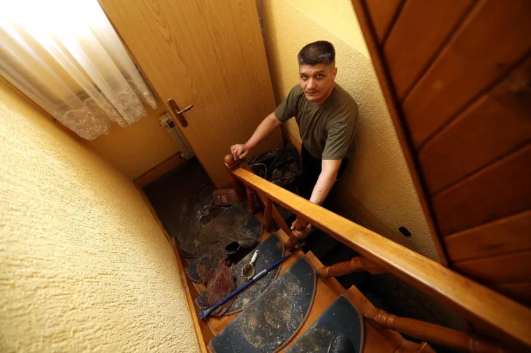 POGLEDAJTE &Scaron;TO JE OLUJA NAPRAVILA OD MJESTA PORED ZAGREBA: Drveće padalo na automobile, bujice nosile sve pred sobom&hellip;