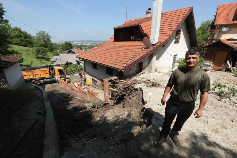 POGLEDAJTE &Scaron;TO JE OLUJA NAPRAVILA OD MJESTA PORED ZAGREBA: Drveće padalo na automobile, bujice nosile sve pred sobom&hellip;