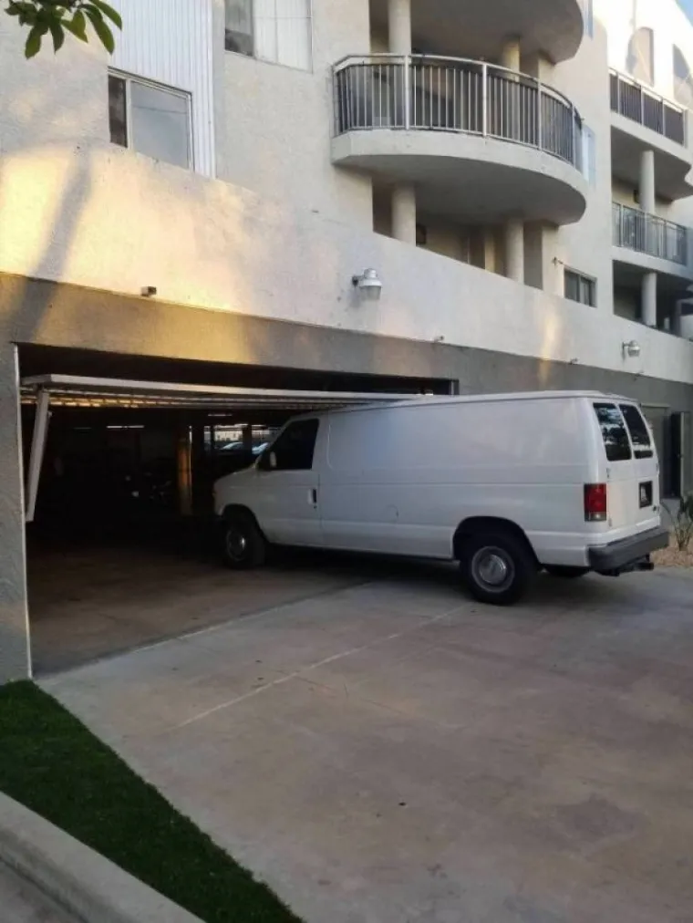 NEKI VOZAČI NEMAJU SREĆE, A NEKI PAMETI: Kako im je uopće uspjelo ovako izokrenuti i slupati automobile?