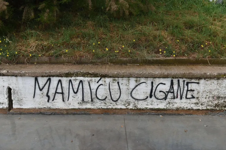 Gradsko kupali&scaron;te Valkane u Puli devastirano grafitima fa&scaron;ističkog sadržaja