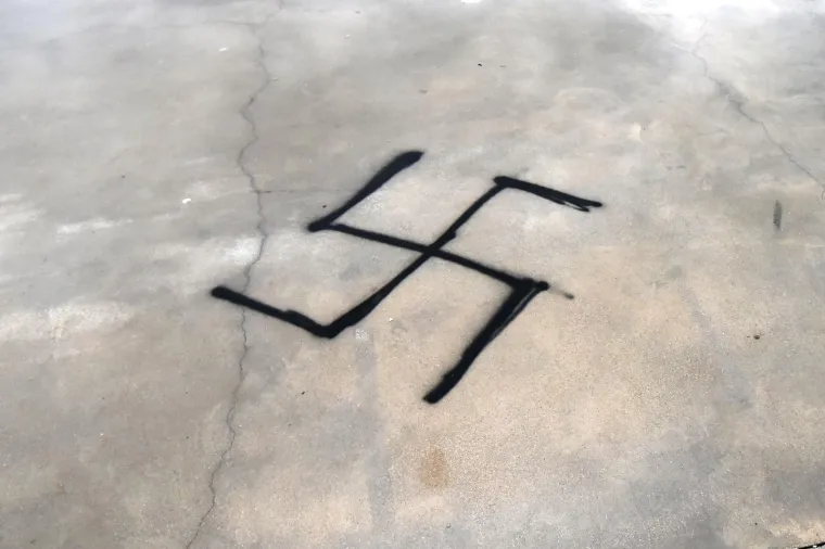 Gradsko kupali&scaron;te Valkane u Puli devastirano grafitima fa&scaron;ističkog sadržaja