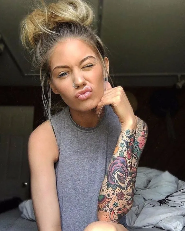 ONE NE SKRIVAJU BA&Scaron; NI&Scaron;TA: Ni tetovaže, niti obline, niti e-mailove...