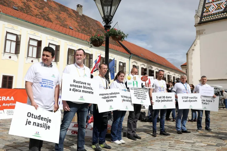 Udruga za ravnopravno roditeljstvo prosvjedom upozorila na neravnopravan položaj očeva