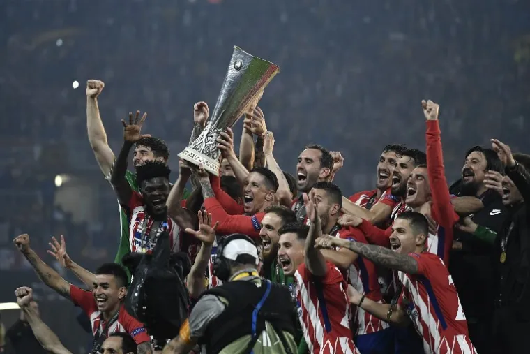 VELIKO SLAVLJE VRSALJKA I SUIGRAČA: Ove fotografije najbolji su dokaz koliko osvajanje Europske lige znači Atleticovim nogometa&scaron;ima