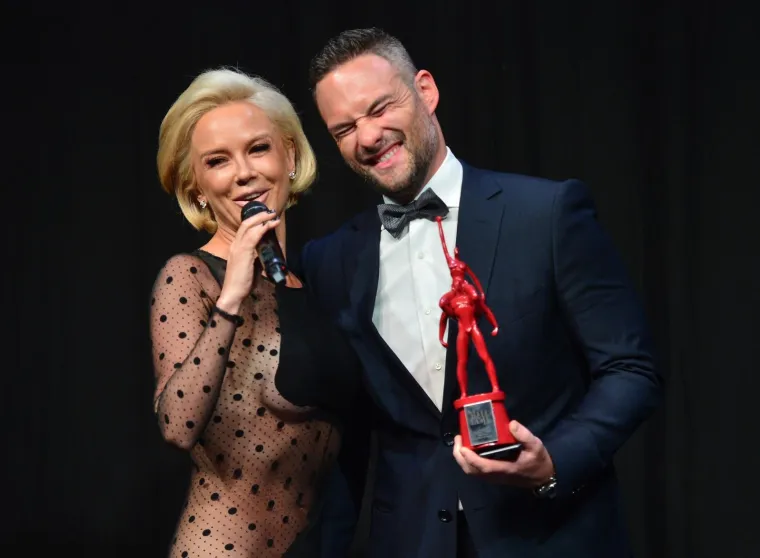 MAJA &Scaron;UPUT DO&Scaron;LA NA DODJELU NAGRADA U PROZIRNOJ HALJINI BEZ DONJEG RUBLJA: Nitko nije mogao skinuti pogled s nje