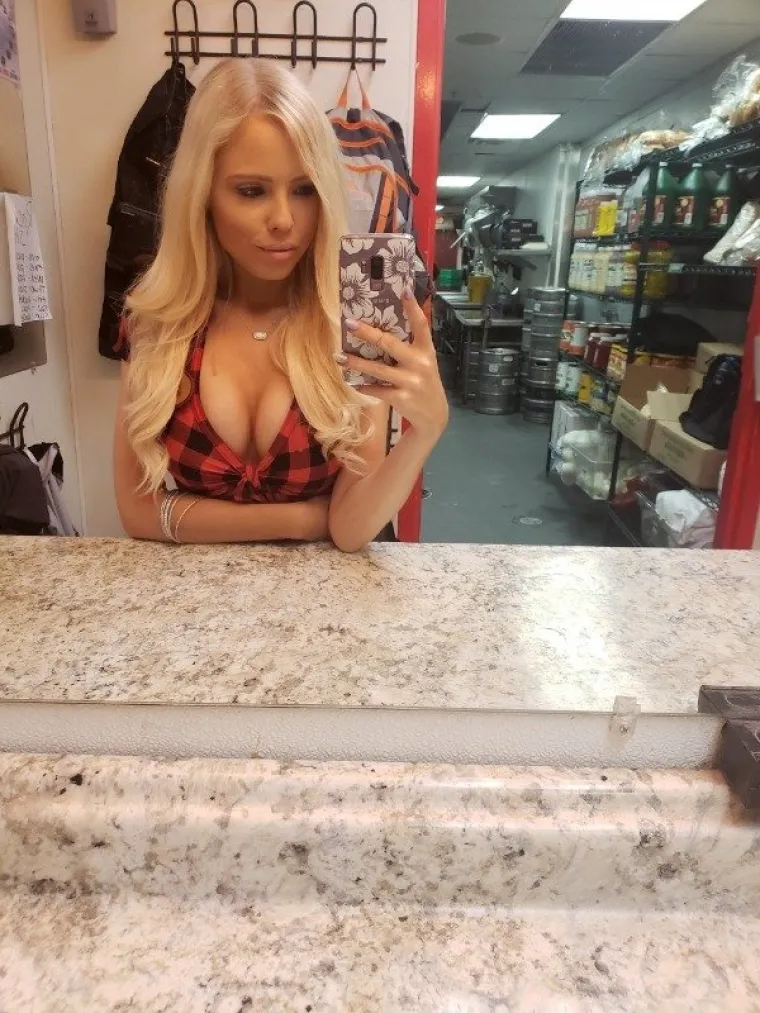 'AJDE DA  SE NE MOŽE&Scaron; OBUĆI K'O DRVOSJEČA I BITI SEKSI: Tko god im je to rekao, kolosalno je izgubio okladu