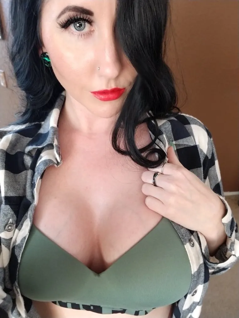 'AJDE DA  SE NE MOŽE&Scaron; OBUĆI K'O DRVOSJEČA I BITI SEKSI: Tko god im je to rekao, kolosalno je izgubio okladu