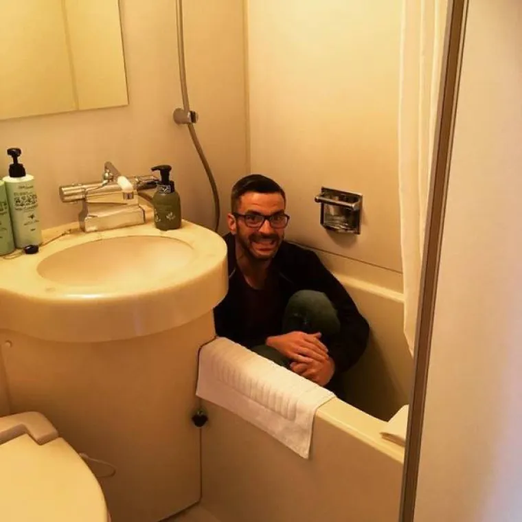 &Scaron;KRTARILI NA HOTELSKIM SOBAMA PA SE NEUGODNO IZNENADILI: Shvatili da su možda malo previ&scaron;e &scaron;tedljivi