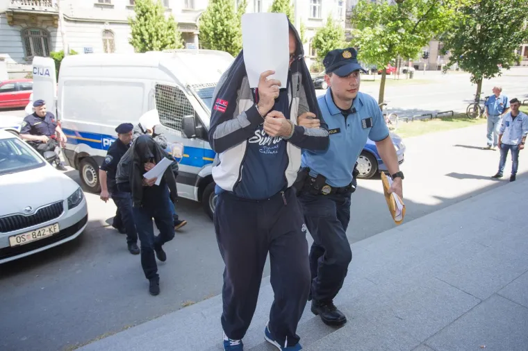 OVO SU LJUDI OSUMNJIČENI ZA PALJENJE KUĆE BIV&Scaron;EG DRŽAVNOG ODVJETNIKA: Vođa Čepinske skupine sa suradnicima priveden na sud