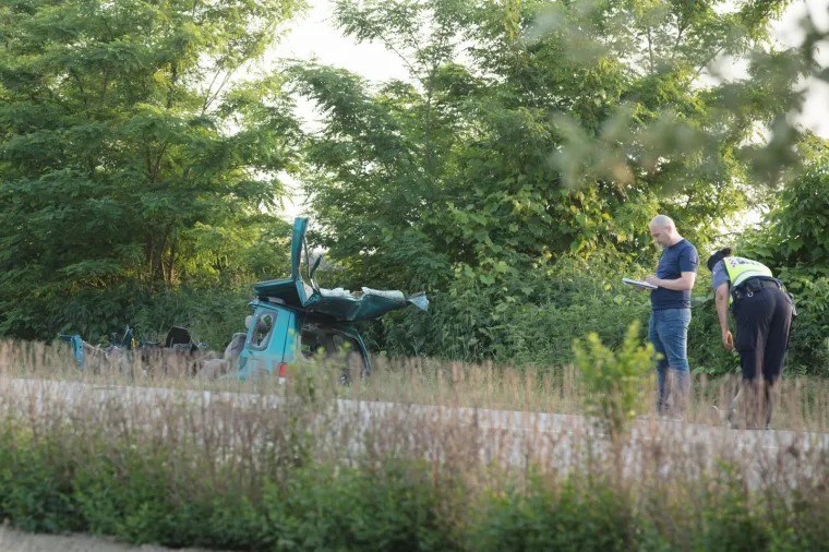 Lug: vozač osobnog automobila poginuo u sudaru s autobusom