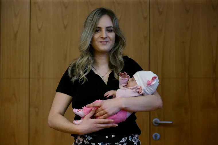 Izlazak iz bolnice najmanje bebe koja je preživjela kompleksnu abdominalnu operaciju