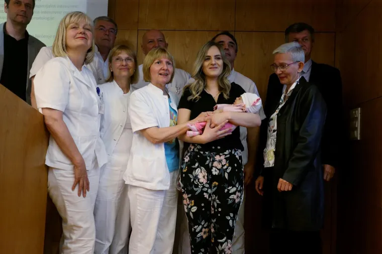 MALA MA&Scaron;A POSTALA NAJMANJA BEBA KOJA JE PREŽIVJELA TE&Scaron;KU OPERACIJU: Liječnici proslavili veliki uspjeh hrvatske medicine