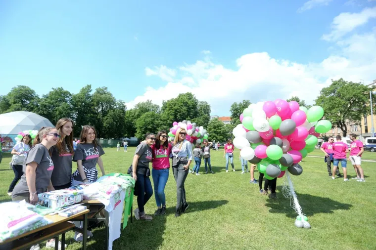 HOD ZA ŽIVOT: Pogledajte okupljanje protivnika pobočaja u Zagrebu