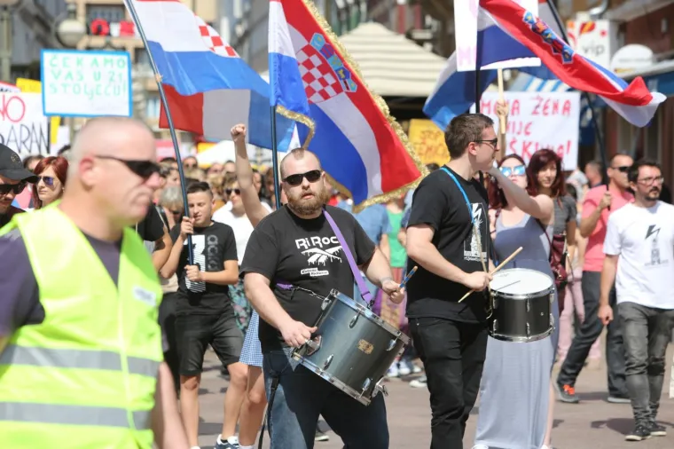 'Za različitost, za ljubav': prosvjedni skup u Rijeci 'Hod za slobodu' protivi se ograničavanju prava