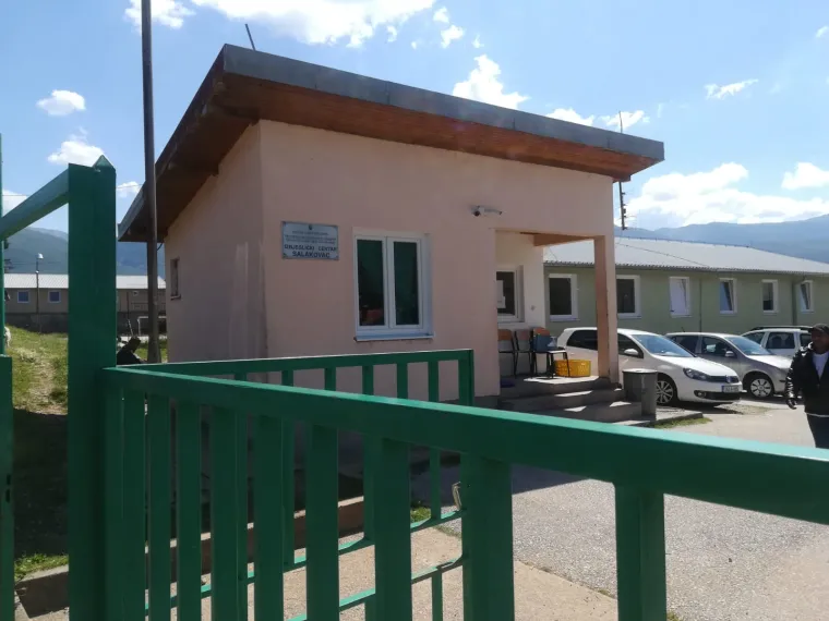 Izbjeglički kamp Salakovac: oko 300 izbjeglica koji su jučer pristigli iz Sarajeva zbrinuti