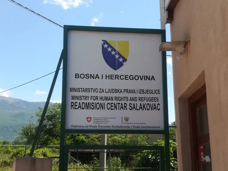 Izbjeglički kamp Salakovac: oko 300 izbjeglica koji su jučer pristigli iz Sarajeva zbrinuti