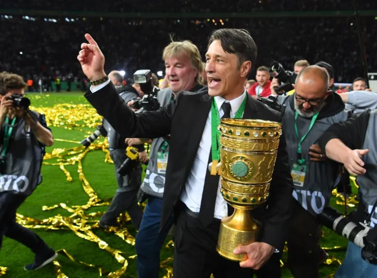 HRVATI NAPRAVILI &Scaron;OU U BERLINU: Rebić proslavio gol poput Messija, a trofej je primio ogrnut hrvatskom zastavom