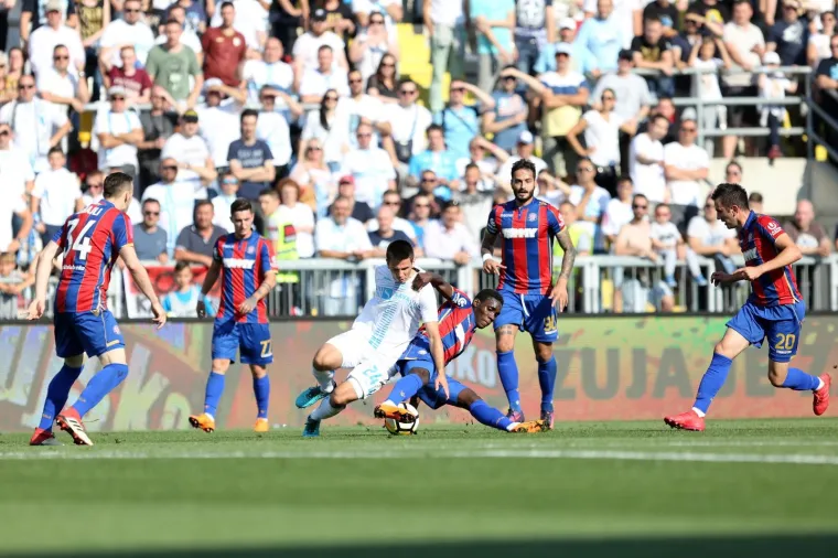 BORBA ZA DRUGO MJESTO: Rijeka protiv Hajduka na krcatoj Rujevici