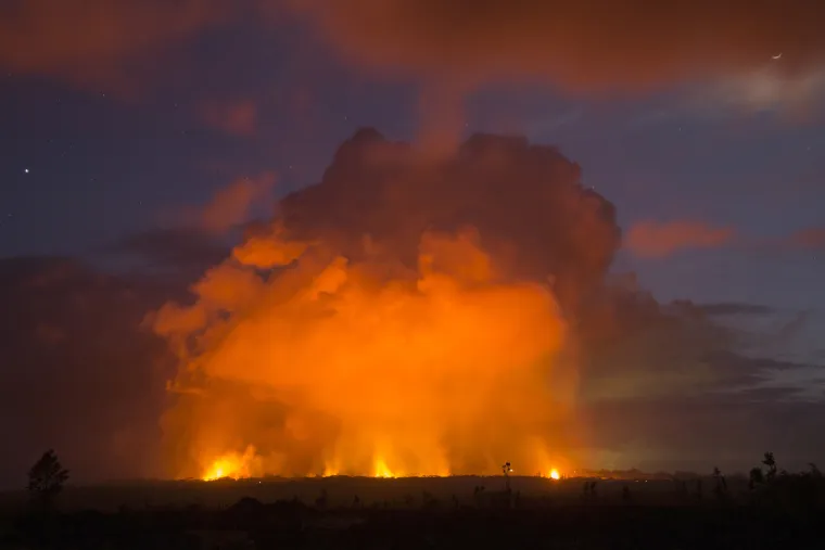 Vulkan Kilauea i dalje izbacuje lavu i pepeo koji ugrožavaju Havajce