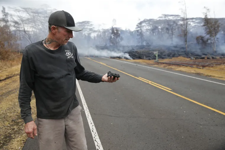 Vulkan Kilauea i dalje izbacuje lavu i pepeo koji ugrožavaju Havajce