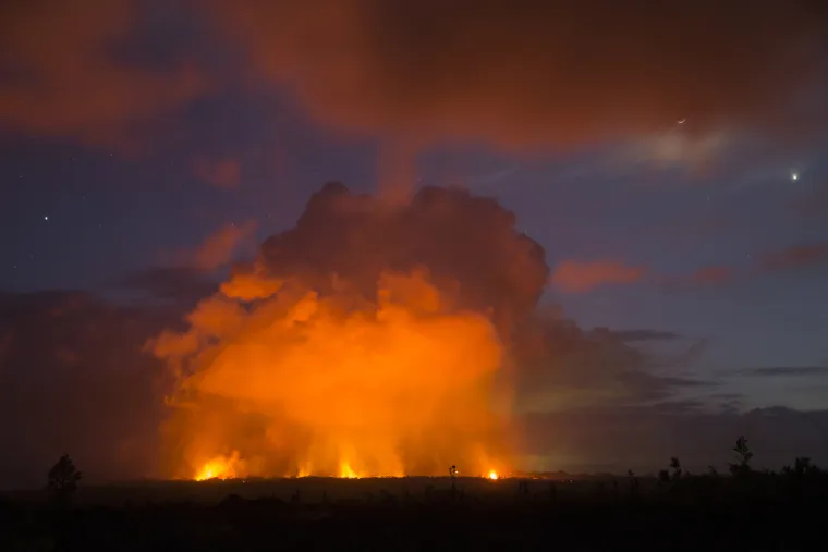 Vulkan Kilauea i dalje izbacuje lavu i pepeo koji ugrožavaju Havajce