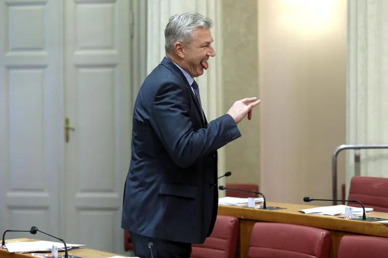 17.01.2017., Zagreb -Sabor je usvajanjem dnevnog reda i aktualnim prijepodnevnom poceo 3. sjednicu. Ranko Ostojic reagirao je na komentar o njegovoj navodnoj bolesti. 
photo: Patrik Macek/PIXSELL