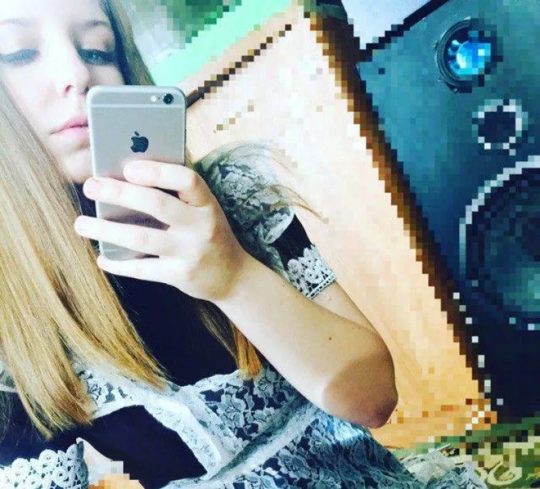 RUSKA NORIJADA IZGLEDA MALO DRUGAČIJE: Maturantice pokazale svoje haljine, uočavate li sličnost?