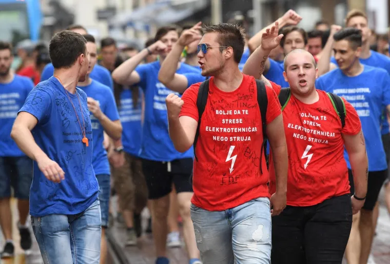 Veliki foto izvje&scaron;taj: pogledajte kako su maturanti proslavili zadnji dan diljem Hrvatske