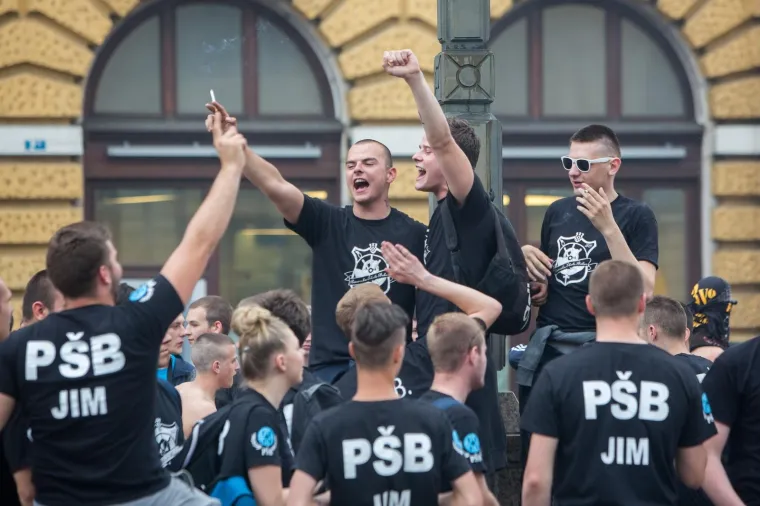 Veliki foto izvje&scaron;taj: pogledajte kako su maturanti proslavili zadnji dan diljem Hrvatske