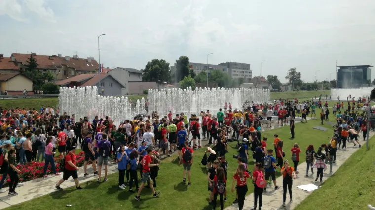 Veliki foto izvje&scaron;taj: pogledajte kako su maturanti proslavili zadnji dan diljem Hrvatske