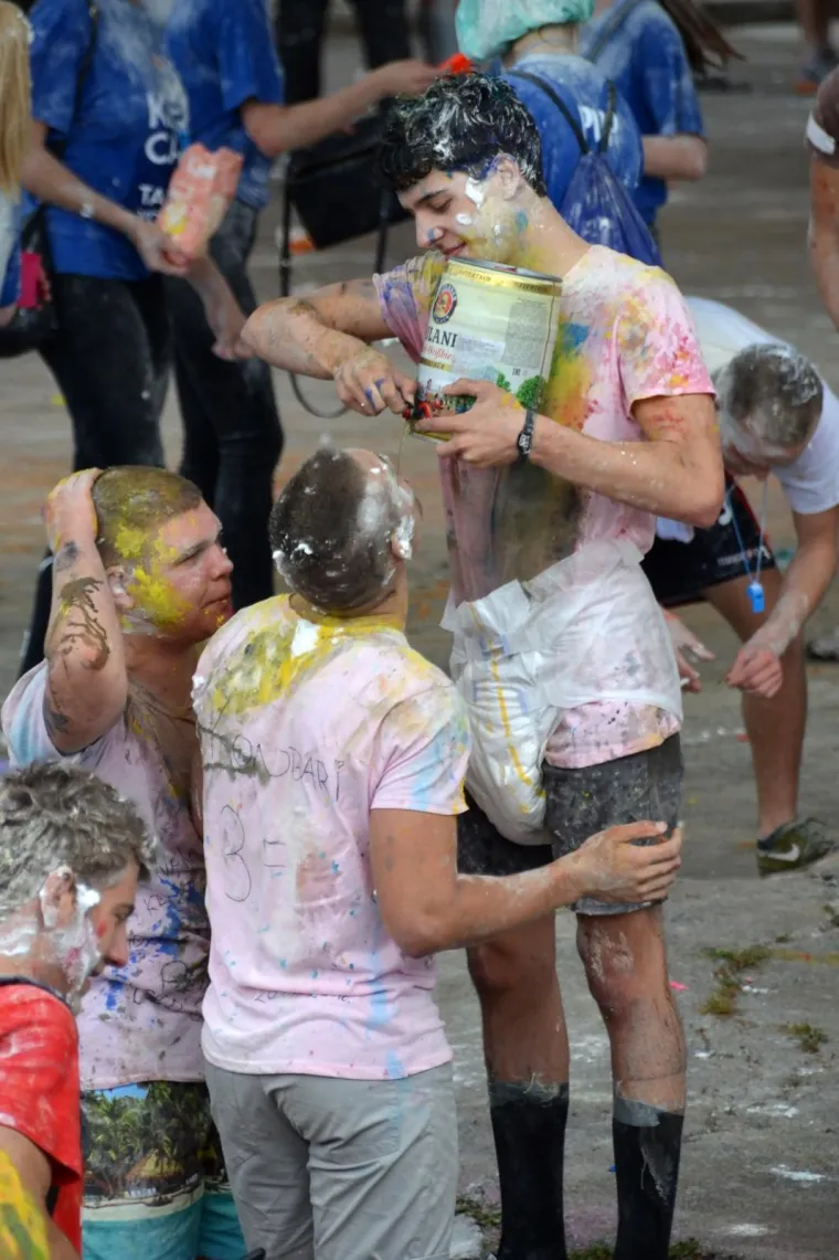 Veliki foto izvje&scaron;taj: pogledajte kako su maturanti proslavili zadnji dan diljem Hrvatske