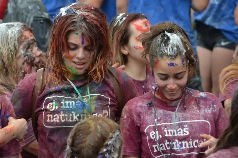 Veliki foto izvje&scaron;taj: pogledajte kako su maturanti proslavili zadnji dan diljem Hrvatske